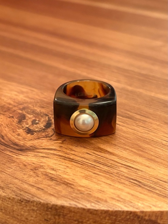 J. Crew Jewelry - J.Crew | Tortoise Acetate and Faux Pearl Ring | Size 6